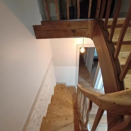 Maison Tres Agreable Et Calme Avec Terrasse En Centre *