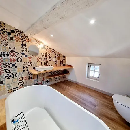 Maison Tres Agreable Et Calme Avec Terrasse En Centre Apartment