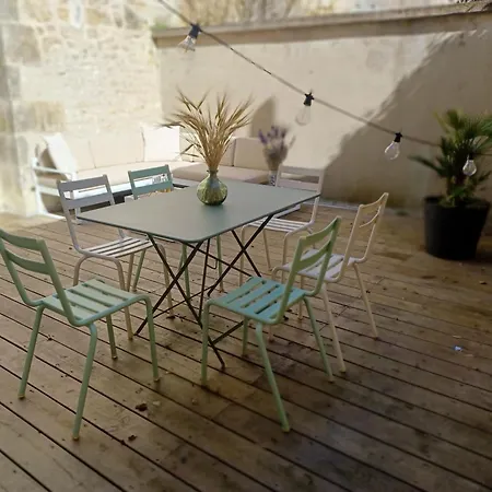 Apartment Maison Tres Agreable Et Calme Avec Terrasse En Centre