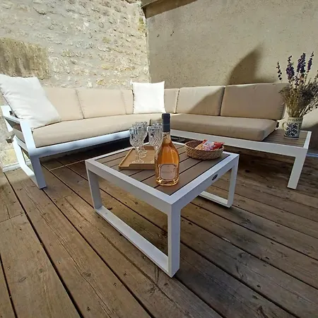 Maison Tres Agreable Et Calme Avec Terrasse En Centre