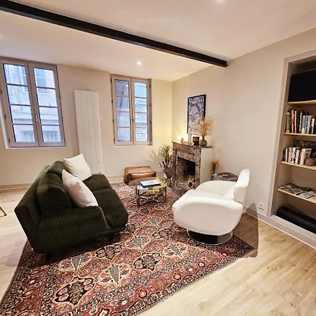 Maison Tres Agreable Et Calme Avec Terrasse En Centre