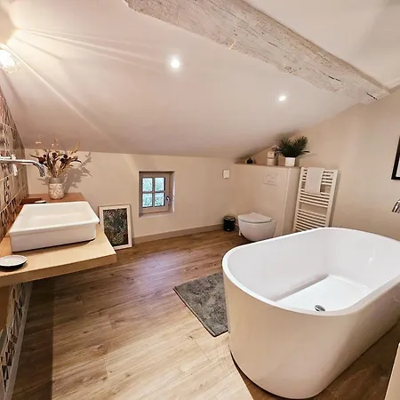 Apartment Maison Tres Agreable Et Calme Avec Terrasse En Centre Angouleme