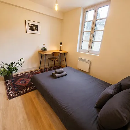 Maison Très Et Calme Avec Terrasse En Centre Appartement *