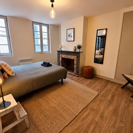 Apartment Maison Tres Agreable Et Calme Avec Terrasse En Centre *